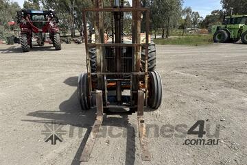 Chamberlain   306 TRACTOR