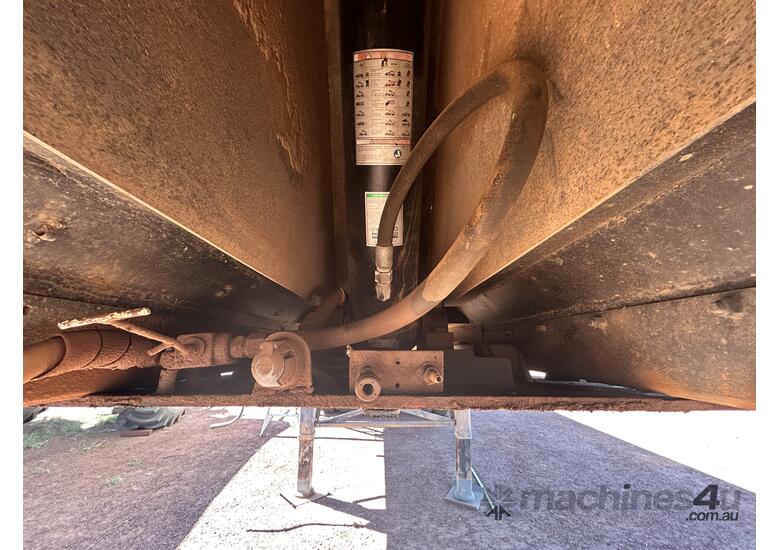 1989 Hamelex Equipment Grain Semi Tipper