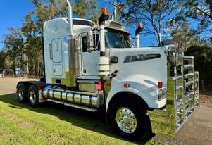 2010 Kenworth T908 50-inch bunk, Cummins ISX, 694k kms, 18sp 22 series