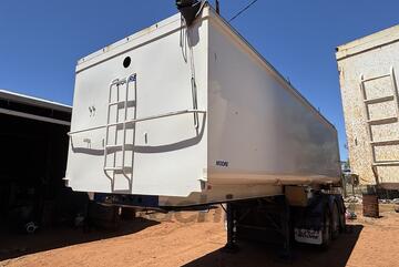 Moore 2018   SLIDING A-TRAILER Moore 2018   SLIDING A-TRAILER