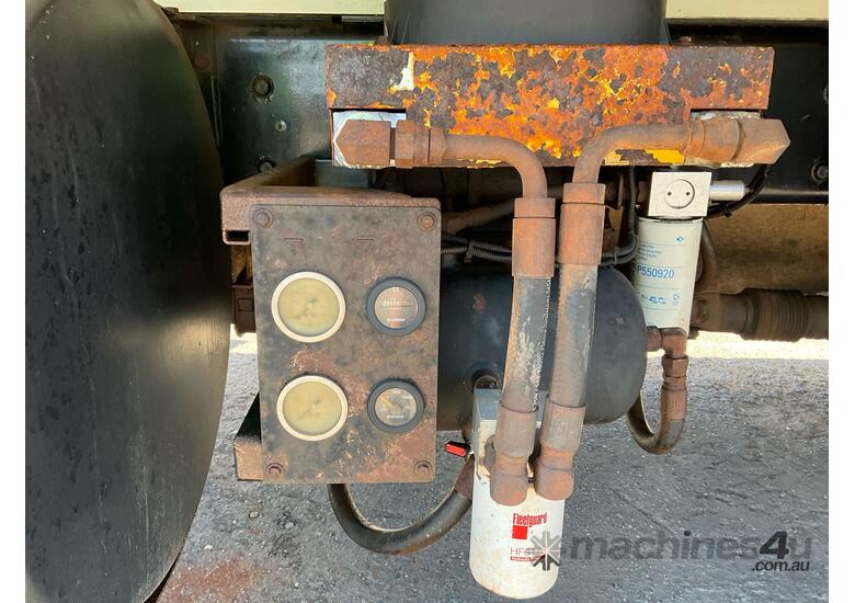 2012 International Workstar 7400 Service Body Day Cab