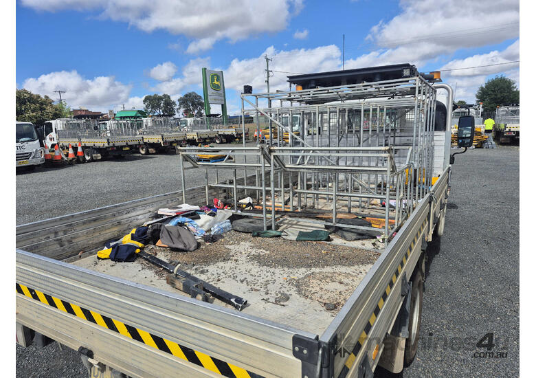 2021 Isuzu NPR 45-155 Table Top