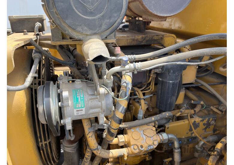 Caterpillar PF-300C Multi Tyred Roller