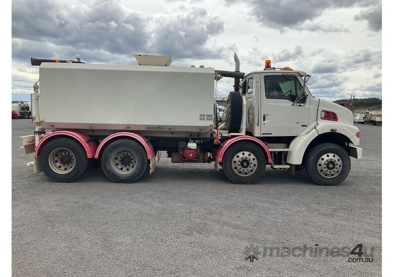 2007 Sterling LT7500 Water Cart