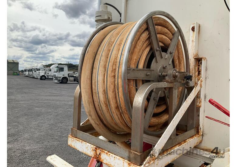 2007 Sterling LT7500 Water Cart