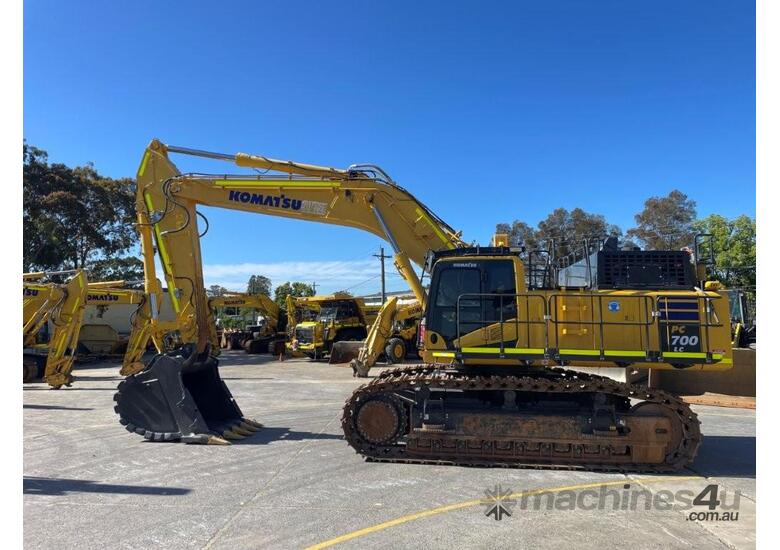 2022 Komatsu PC700LC-11