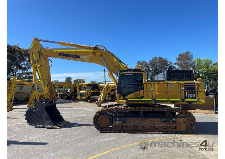 2022 Komatsu PC700LC-11