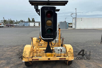 2007 Giga Signs Traffic Light Trailer Set
