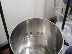 60L STAINLESS STEEL WET 'N' DRY - twin motors - picture1' - Click to enlarge