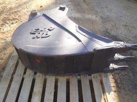 Trenching Bucket Suit 12 Tonner - picture0' - Click to enlarge