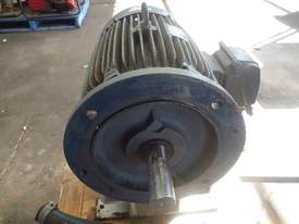 TECO 15HP 3 PHASE ELECTRIC MOTOR/ 970RPM - picture0' - Click to enlarge