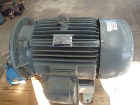 TECO 15HP 3 PHASE ELECTRIC MOTOR/ 970RPM - picture2' - Click to enlarge