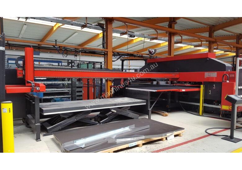 caption * MINT CONDITION * Amada Vipros King 368 (1999)