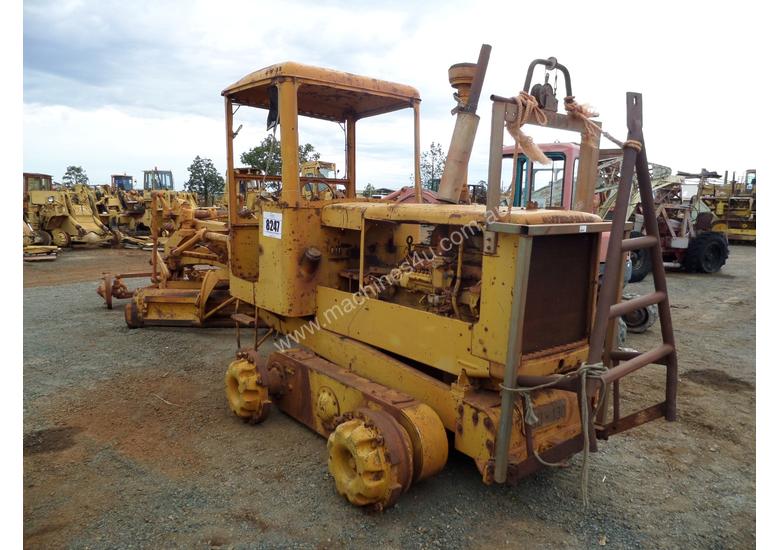 caption 1964 Caterpillar 21F Grader *DISMANTLING*