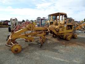 1964 Caterpillar 21F Grader *DISMANTLING* - picture0' - Click to enlarge