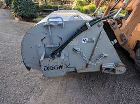 Digga road sweeper - picture0' - Click to enlarge