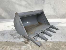 UNUSED 600MM DIGGING BUCKET TO SUIT 1-2T EXCAVATOR E025 - picture0' - Click to enlarge