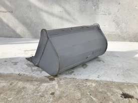 UNUSED 600MM DIGGING BUCKET TO SUIT 1-2T EXCAVATOR E025 - picture1' - Click to enlarge