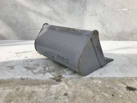 UNUSED 600MM DIGGING BUCKET TO SUIT 1-2T EXCAVATOR E025 - picture2' - Click to enlarge