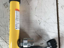 Enerpac 5 Ton Hydraulic Ram Porta Power Cylinder RC55 - picture0' - Click to enlarge