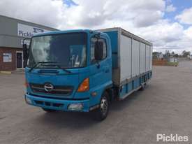 2006 Hino FC4J - picture2' - Click to enlarge