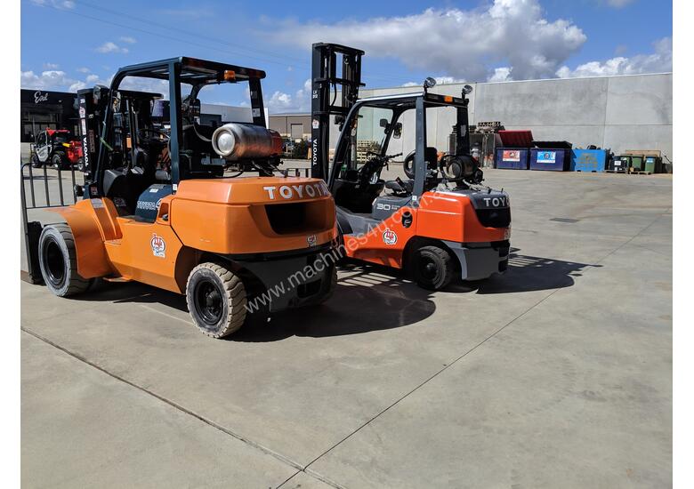 Hire Toyota RENTAL 5 0T 6 0T FORKLIFTS PER DAY Counterbalance