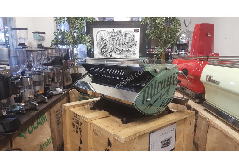 Click to view full size photos KEES VAN DER WESTEN MIRAGE TRIPLETTE MIRAGE SIDES 3 GROUP ESPRESSO COFFEE MACHINE