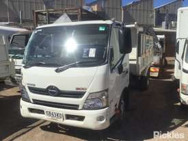 2015 Hino 300 917 - picture1' - Click to enlarge