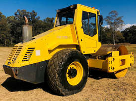 Bomag BW211 Vibrating Roller Roller/Compacting - picture1' - Click to enlarge