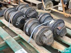 Pallet of 4x new excavator track rollers,Serial No: 00000 - picture0' - Click to enlarge