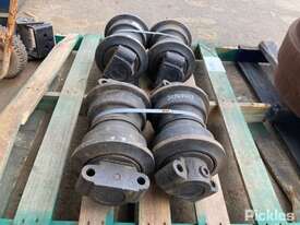 Pallet of 4x new excavator track rollers,Serial No: 00000 - picture1' - Click to enlarge