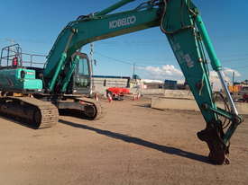 2015 20 Tonne Kobelco Excavator SK210 in Good Condition with 3133 hours - picture0' - Click to enlarge