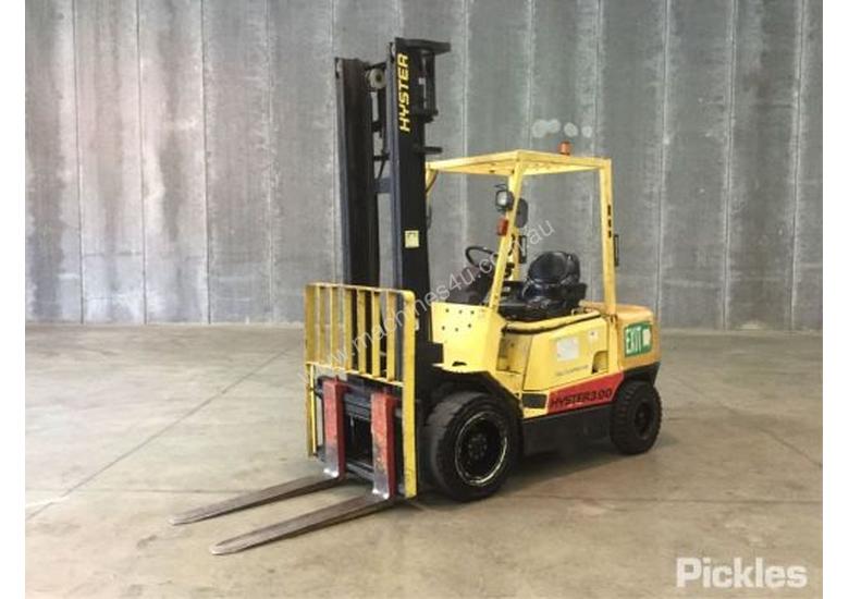 caption Hyster H3.00DX