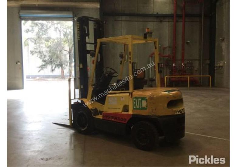 caption Hyster H3.00DX