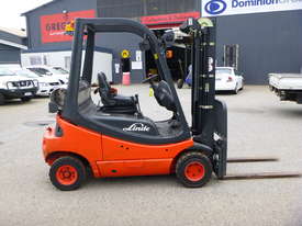 2011 Linde H20T-03 2 Tonne LPG Container Mast Forklift (GA1078) - picture2' - Click to enlarge
