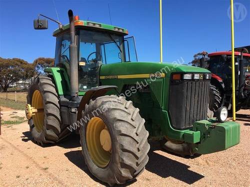 John Deere 8400