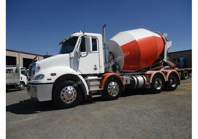 caption 2012 freightliner CL112 COLUMBIA