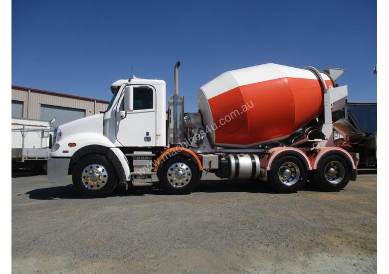 caption 2012 freightliner CL112 COLUMBIA