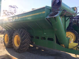 Finch 30 Tonne Haul Out / Chaser Bin Harvester/Header - picture0' - Click to enlarge