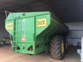 Finch 30 Tonne Haul Out / Chaser Bin Harvester/Header - picture0' - Click to enlarge