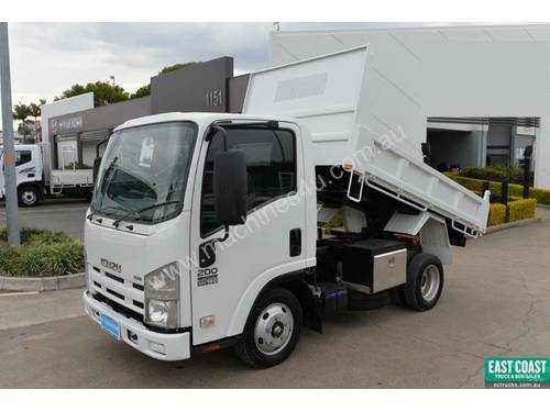 2011 ISUZU NLR 200 Tipper  