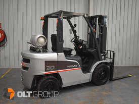 Nissan UG1F2A30DU 3 Tonne Forklift Container Mast LPG 2011 Series Excellent Condition - picture1' - Click to enlarge