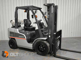 Nissan UG1F2A30DU 3 Tonne Forklift Container Mast LPG 2011 Series Excellent Condition - picture2' - Click to enlarge