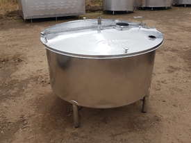 STAINLESS STEEL TANK, MILK VAT 700 LT - picture1' - Click to enlarge