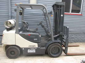 Crown 3.5 ton Container Mast Used Forklift  #1505 - picture0' - Click to enlarge