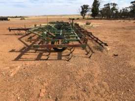 John Deere 1010 Cultivator Bar - picture1' - Click to enlarge
