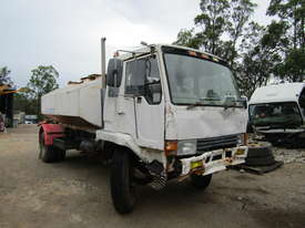 1986 Mitsubishi 515 Wrecking Stock #1745 - picture0' - Click to enlarge