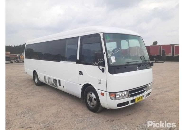caption 2016 Mitsubishi Rosa Deluxe BE600
