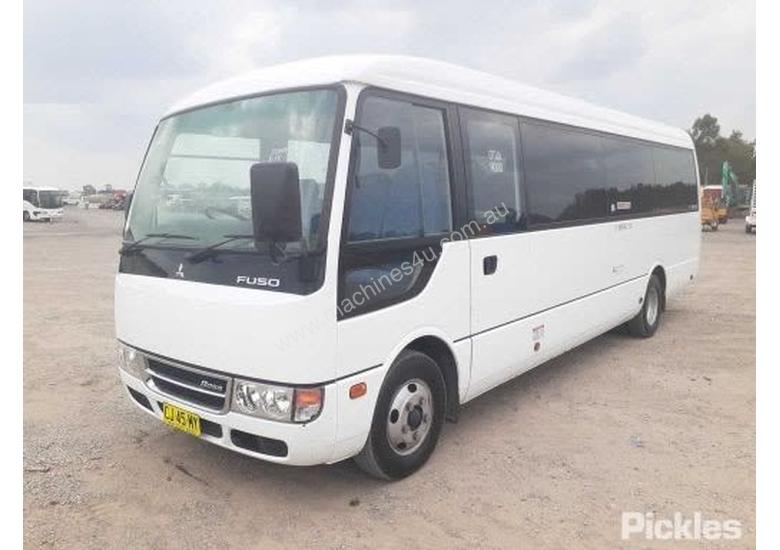 caption 2016 Mitsubishi Rosa Deluxe BE600
