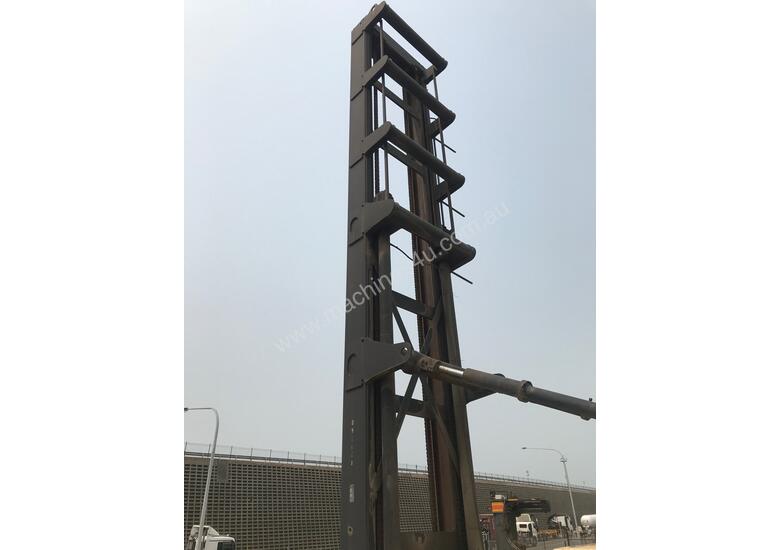 caption Brilliant Hyster 18.00XM-12EC Container Handling Forklift For Sale!